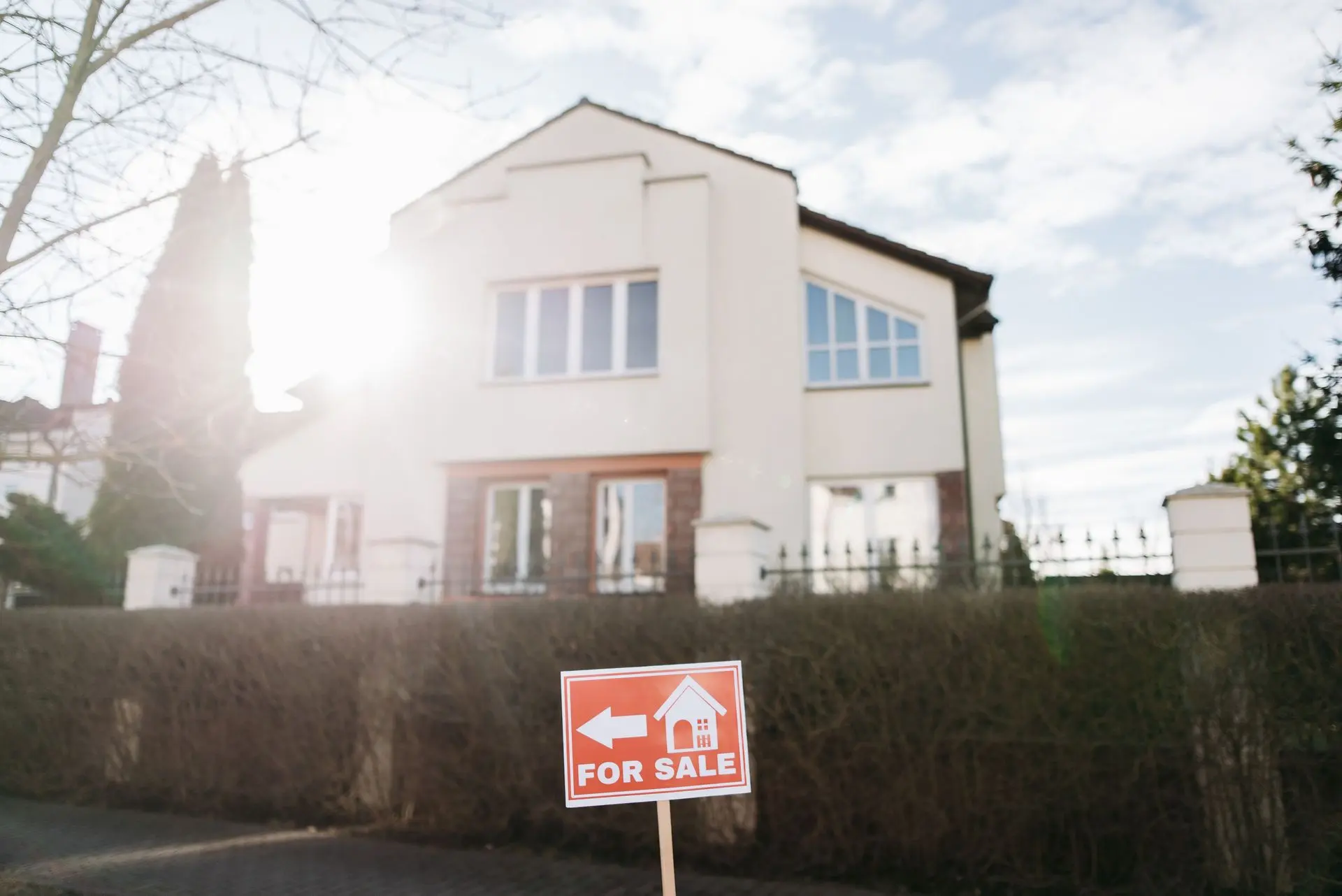 Vendre avant d'acheter ou acheter avant de vendre : comment faire le bon choix en Belgique ?