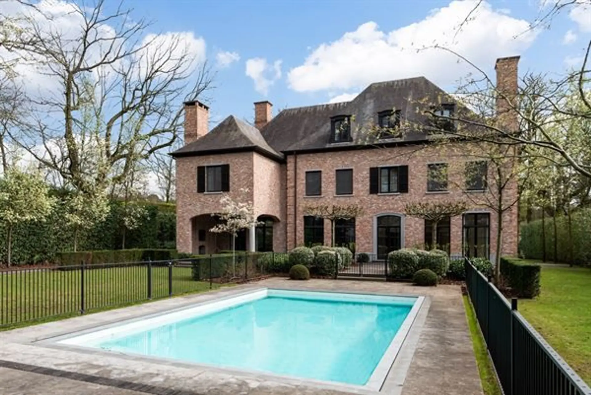 Statige manoir villa op toplocatie in Brasschaat
