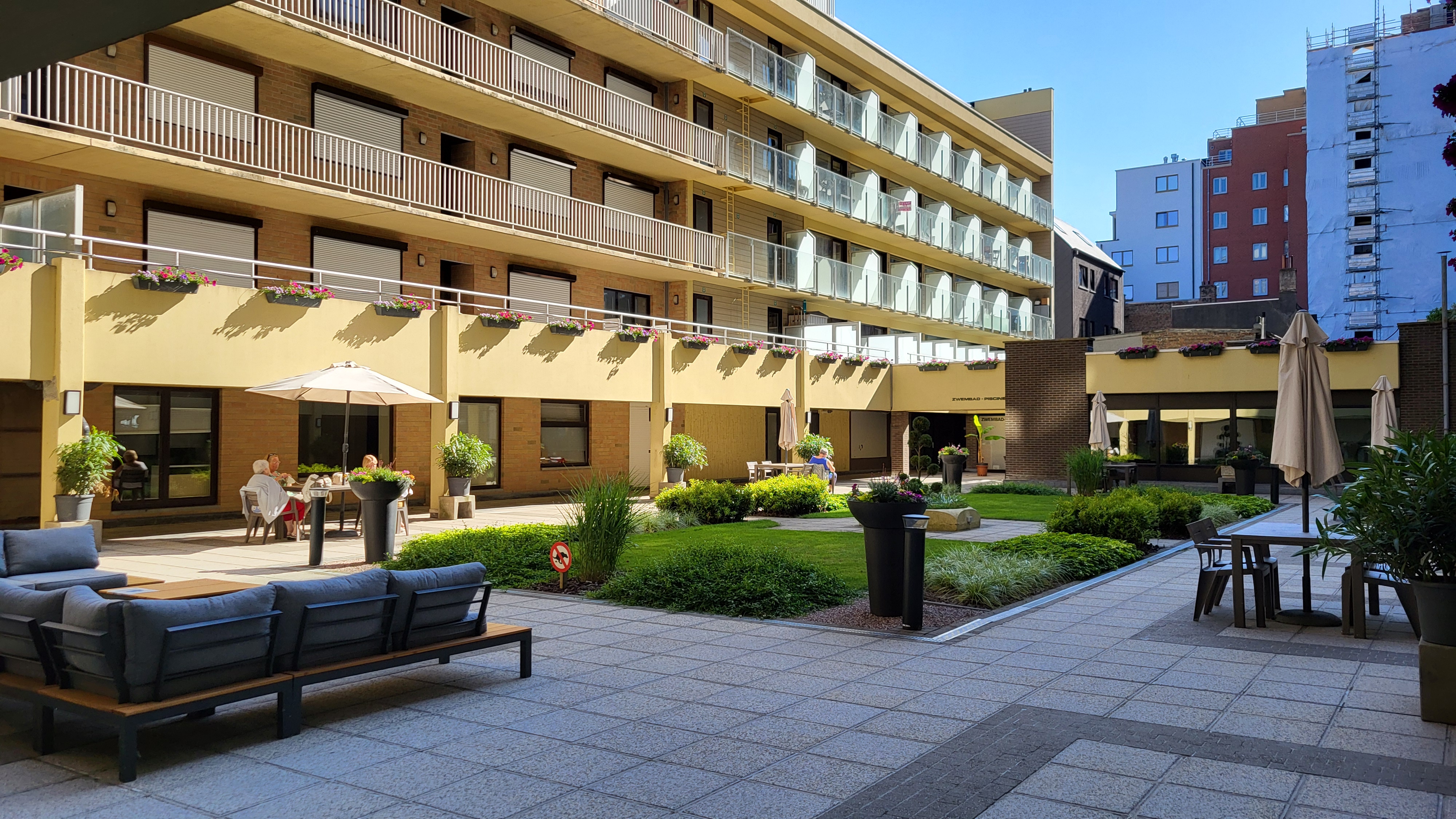 77_patio