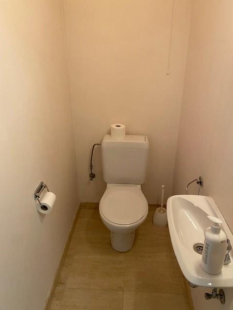 97_Apart toilet