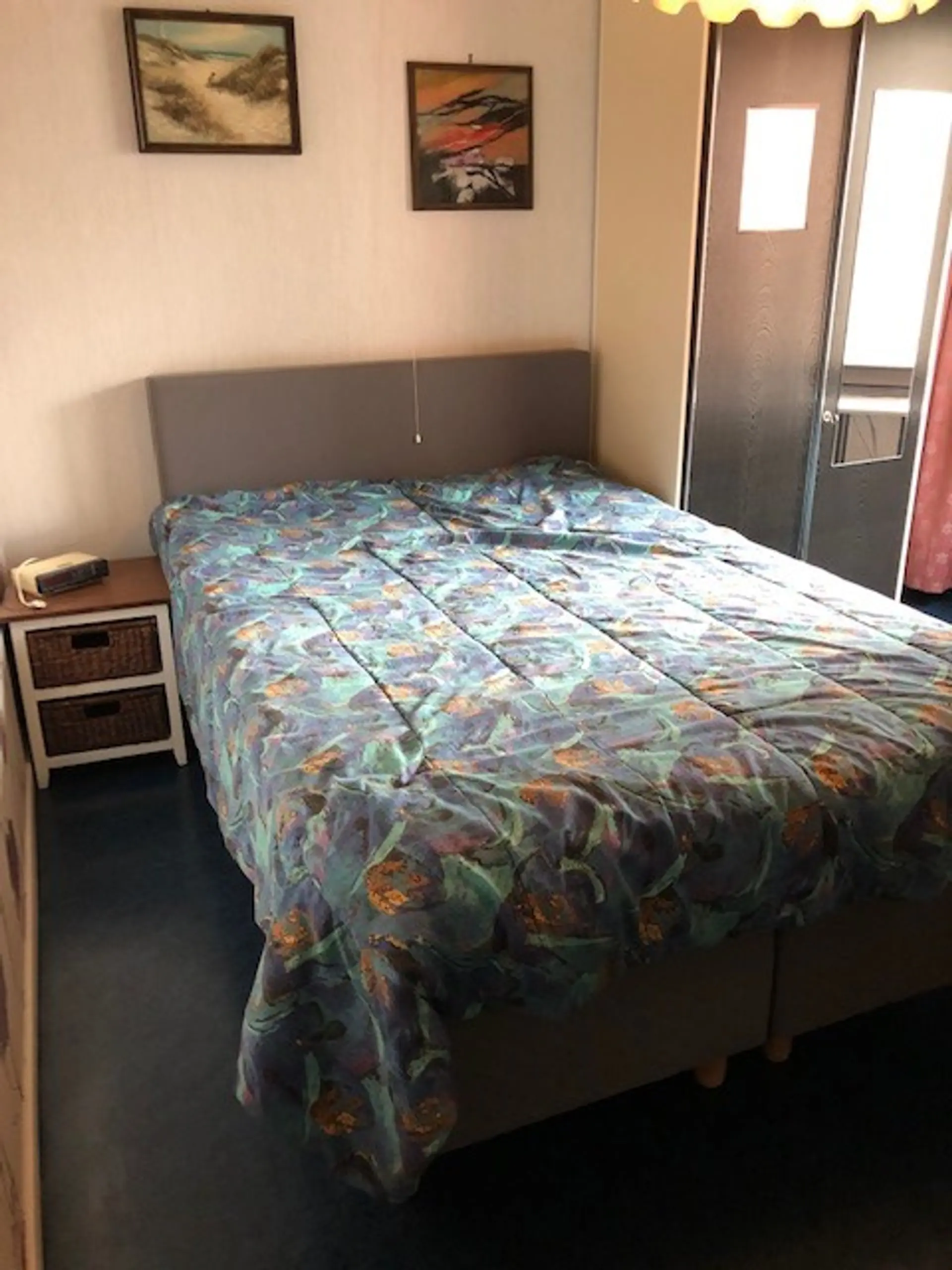 28_slaapkamer dubbel bed.jpg