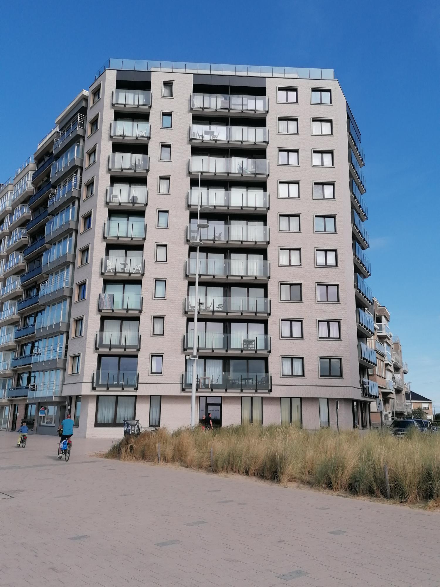 WESTCORNER 0205