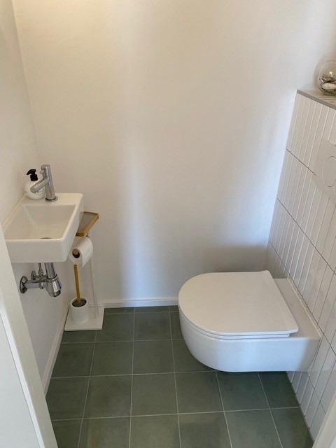 168 toilet